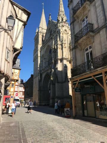 Appartement Au Coeur Du Quartier Historique Vannes Bagian luar foto