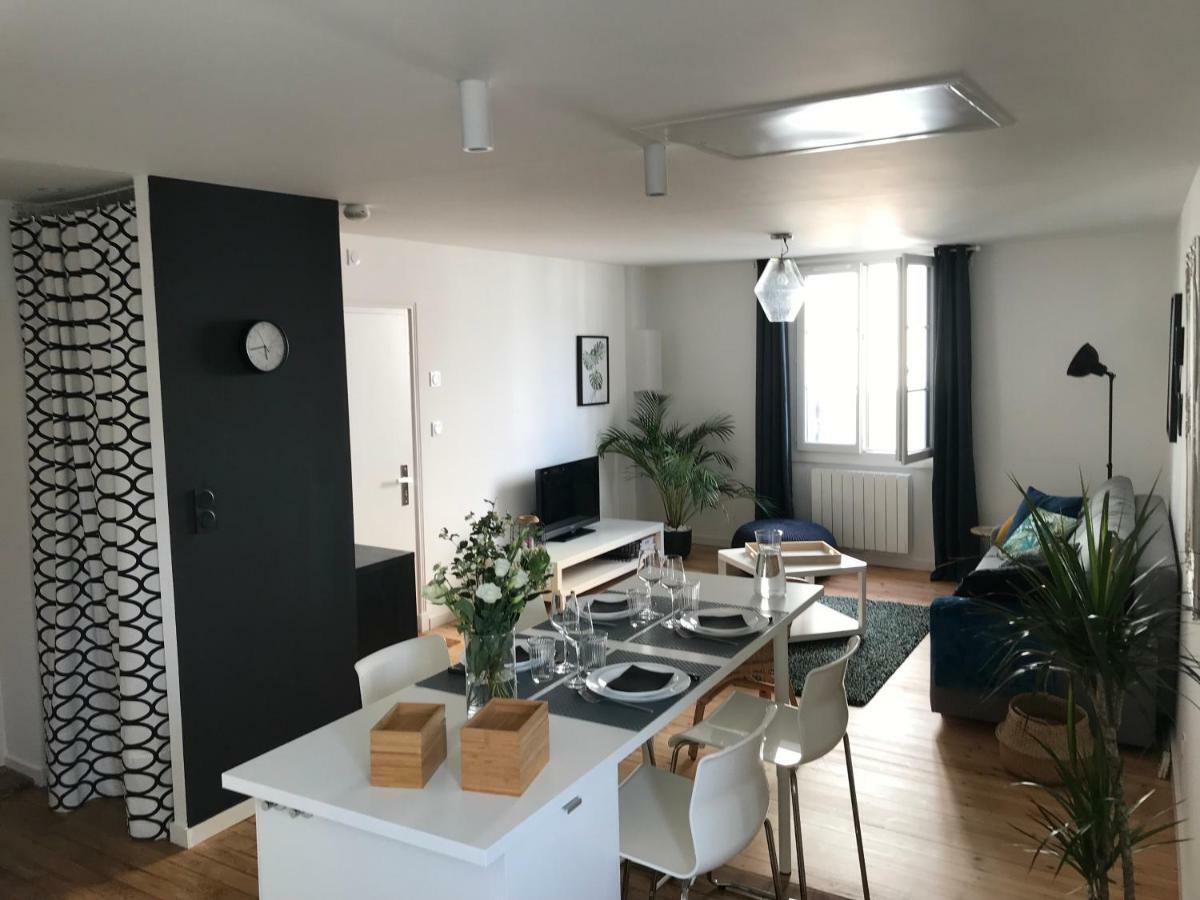 Appartement Au Coeur Du Quartier Historique Vannes Bagian luar foto