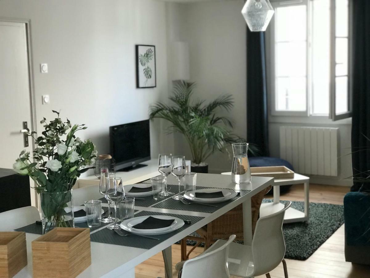 Appartement Au Coeur Du Quartier Historique Vannes Bagian luar foto